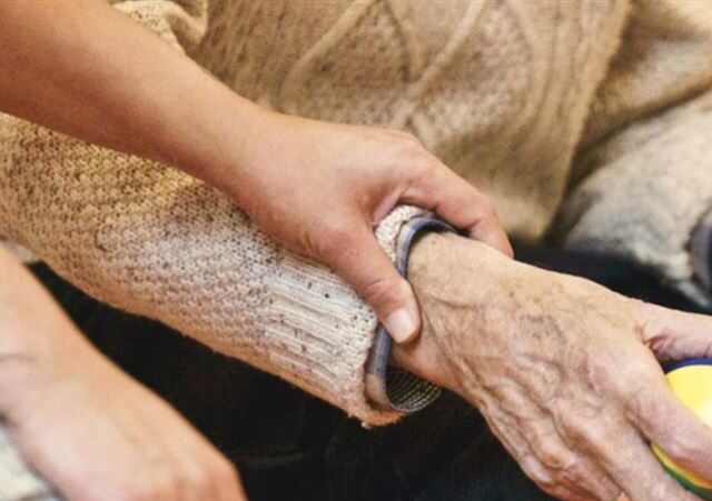 台灣新聞通訊社-擁1.2億卻很痛苦！退休男住高級養老院因「鄰居1句話」　晚年生活超悽慘