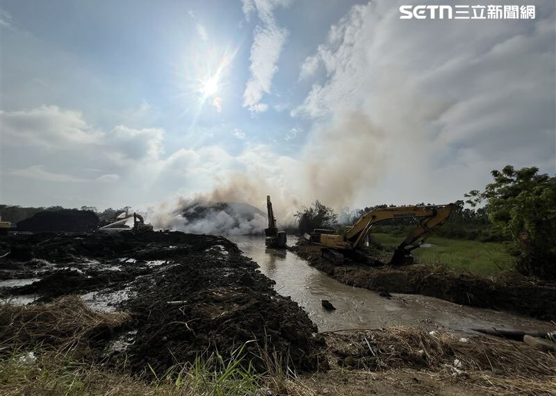 台灣新聞通訊社-台南後壁烏樹林暫置場「大火燒11天」　最新滅火進度＋空拍畫面曝光