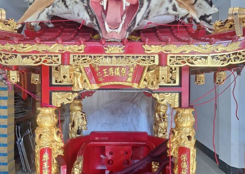 台灣新聞通訊社-萬華青山王祭登場 保儀尊王披虎頭首度參與正日遶境