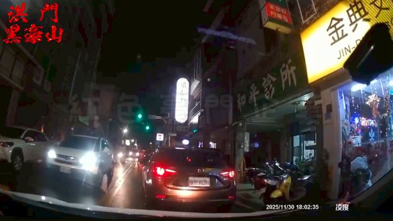 台灣新聞通訊社-畫面曝光！竹東男馬路違停被叭　氣到「拿槍恐嚇」嗆聲…手還一邊抖