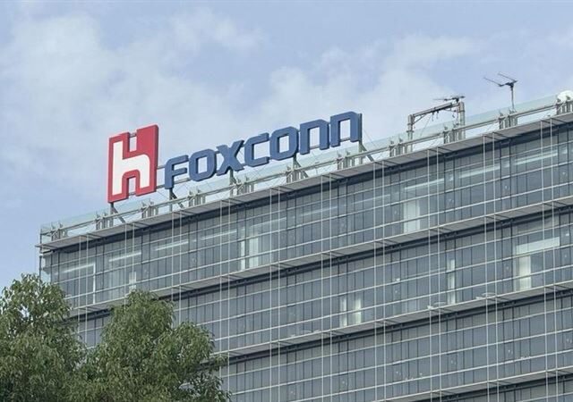 台灣新聞通訊社-快訊／郭董長女出清鴻海　套現11億