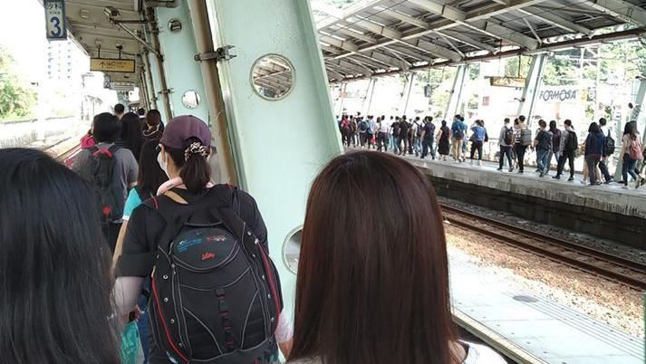 台灣新聞通訊社-台鐵「這一站」遭轟全台最爛 月台最窄僅1公尺!通勤族酸爆:超可悲