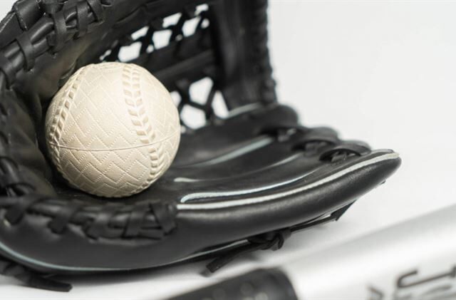 台灣新聞通訊社-Threads詐騙「1折棒球手套」狂撈5萬　詐團留言嗆：報警有個毛用