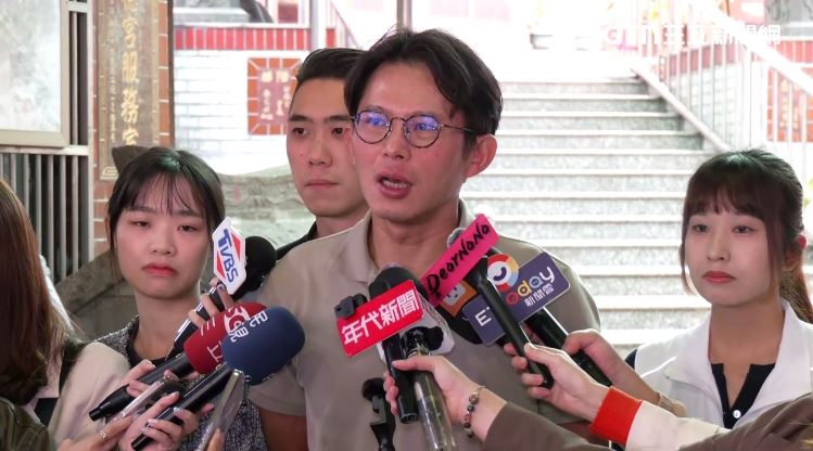 台灣新聞通訊社-狗仔案風波延燒!週刊爆小姨子恐滅證 黃國昌辦公室:親屬一向奉公守法