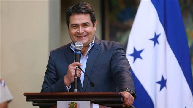 台灣新聞通訊社-獲川普特赦　宏都拉斯前總統葉南德茲自美國監獄獲釋