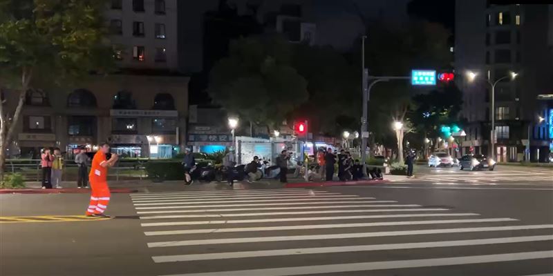 台灣新聞通訊社-真的來了!「日光詣SPACIA車頭」凌晨驚現台北街頭 北車展示提前曝光