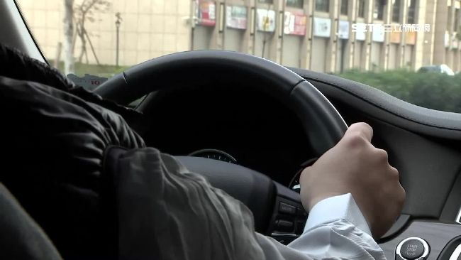 台灣新聞通訊社-時間彈性又好賺？醫學生休學開Uber　她曝殘酷現實