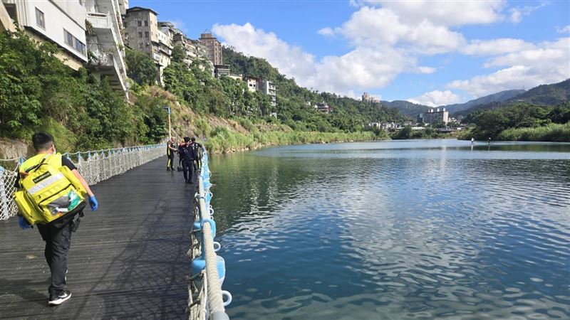 台灣新聞通訊社-新北7旬翁獨自離開醫院失聯 漂碧潭渡船頭成浮屍