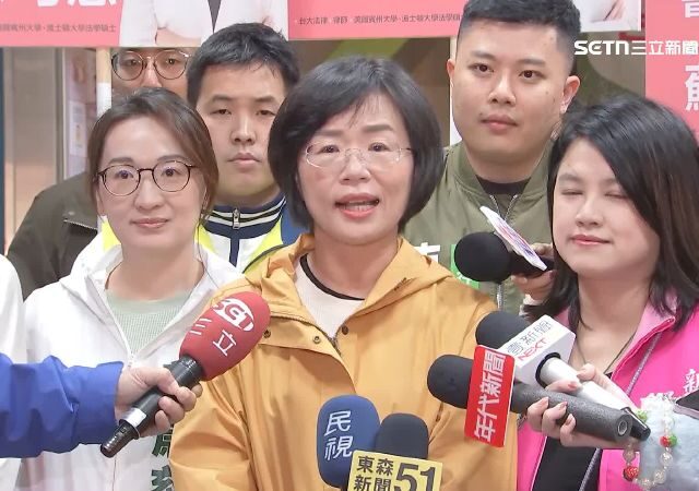 台灣新聞通訊社-新北選戰蘇巧慧「首偕綠小雞」掃市場　藍白整合中
