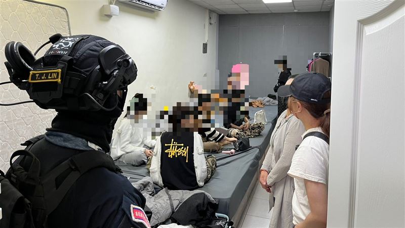 台灣新聞通訊社-色情傳播公司被抄！少東「選妃」來台陪酒賣淫　應召女花名冊、長相曝光