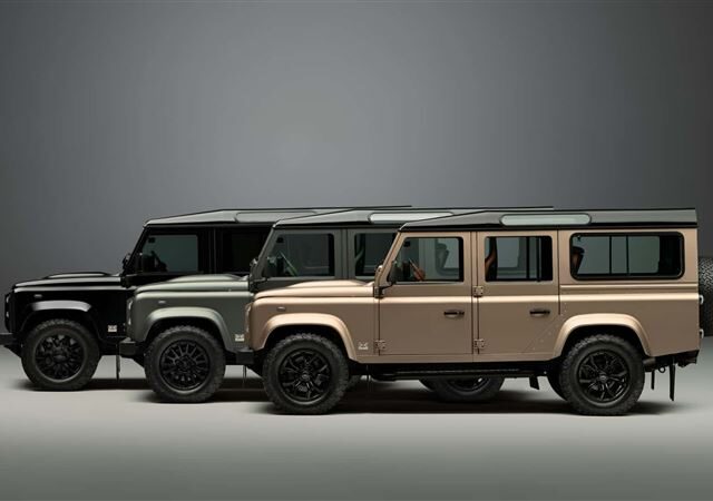 台灣新聞通訊社-【怎能不愛車】300小時手工噴漆！經典Defender豪奢版復活