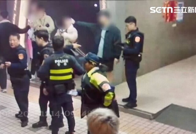 台灣新聞通訊社-2人受傷送醫！雙方步出KTV互看不爽　他比中指引爆12人大亂鬥