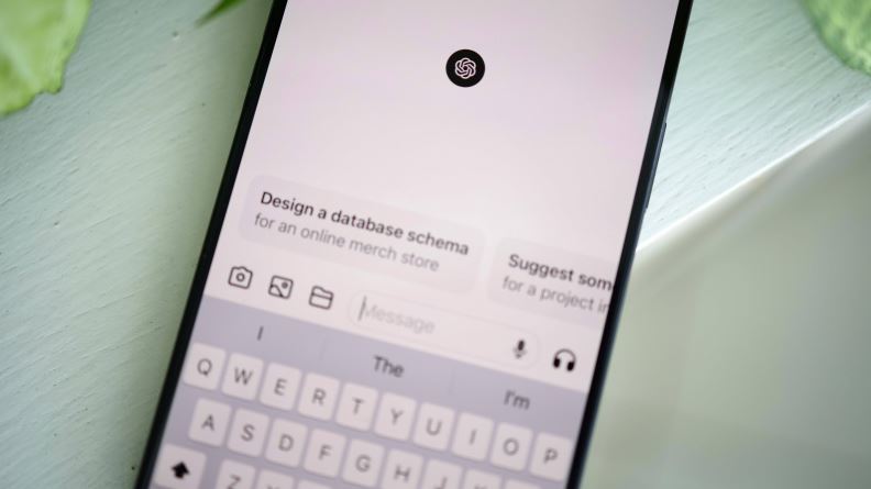 台灣新聞通訊社-付費也有廣告？ChatGPT爆安插廣告　Pro用戶：無關話題也推給我