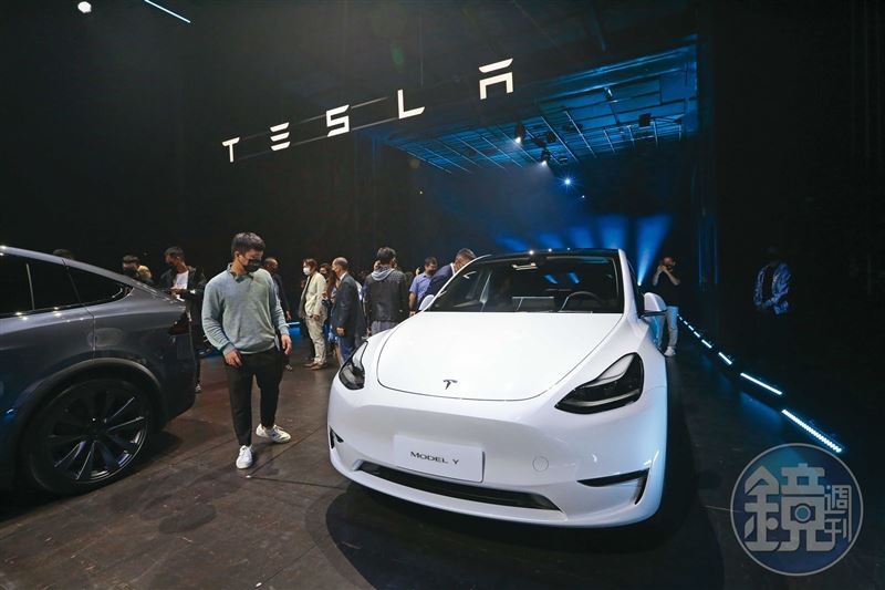 台灣新聞通訊社-收賄大翻車/拒認收特斯拉遭車商一句拆穿 海巡少校勾結私菸集團再擴大