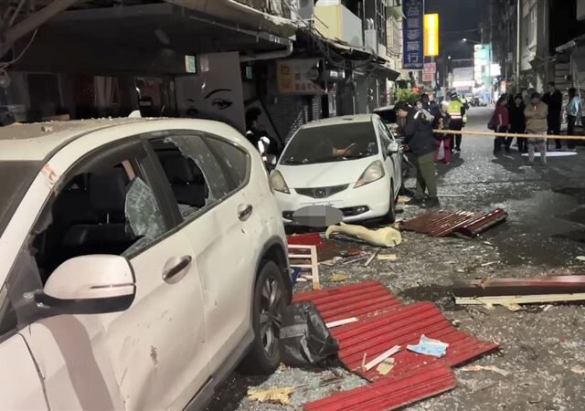 台灣新聞通訊社-一張圖看氣爆威力！台南民宅炸光機車逃不過…文化街秒變「加薩走廊」