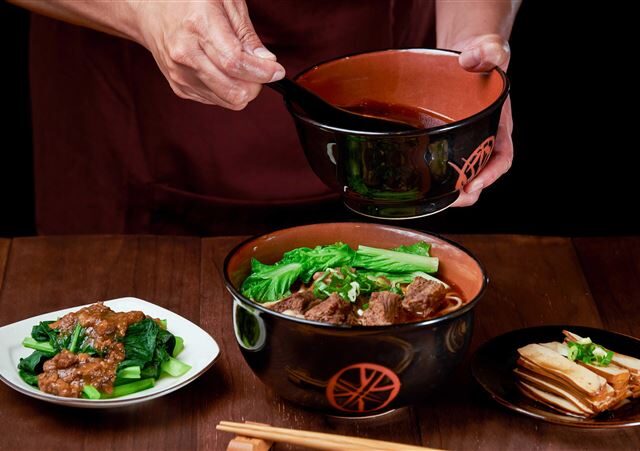 台灣新聞通訊社-三商巧福「超重瓷湯匙」堅持30年不換　背後原因曝光網讚：有良心