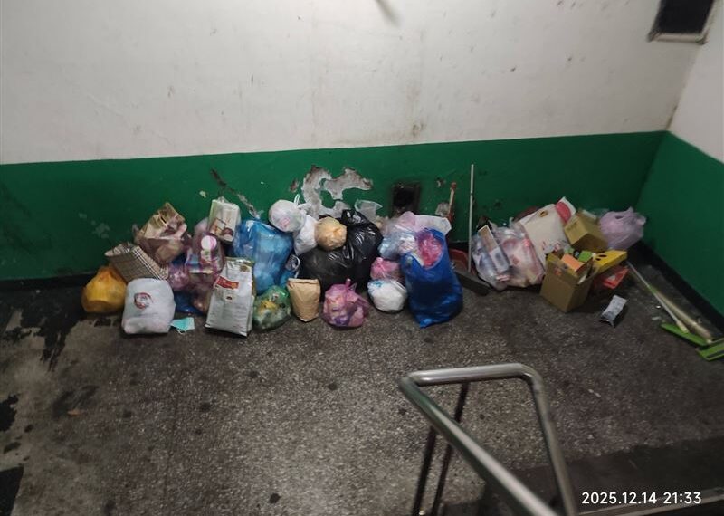台灣新聞通訊社-北市國宅「垃圾堆滿樓梯間」!網痛批:全國最髒沒有之一