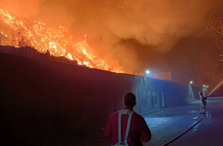 台灣新聞通訊社-台南市城西掩埋場起火 環保局:未波及石棉瓦堆置區