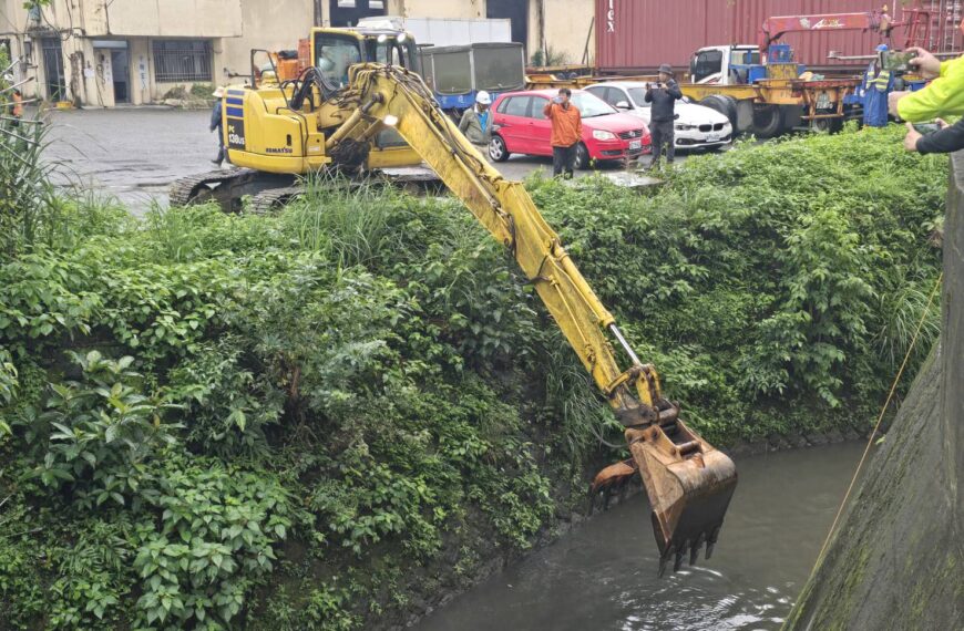 台灣新聞通訊社-追查基隆自來水油汙染 國光客運保修廠涉重大違規遭勒令停工