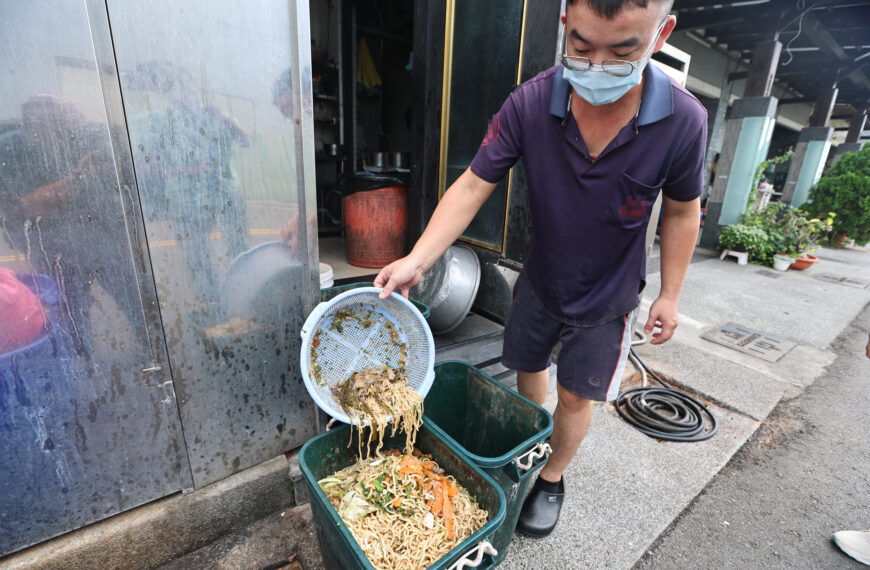 台灣新聞通訊社-中央禁廚餘養豬 桃園豬農:給黑豬產業一條活路