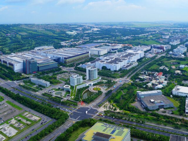 台灣新聞通訊社-中科就業破6萬人大關！ 中科管理局估：明年再站上兆元園區