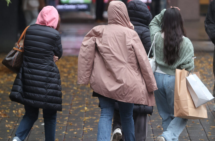 台灣新聞通訊社-天氣好轉周末晴朗又溫暖 入冬最強冷空氣這時探10度低溫挑戰冷氣團