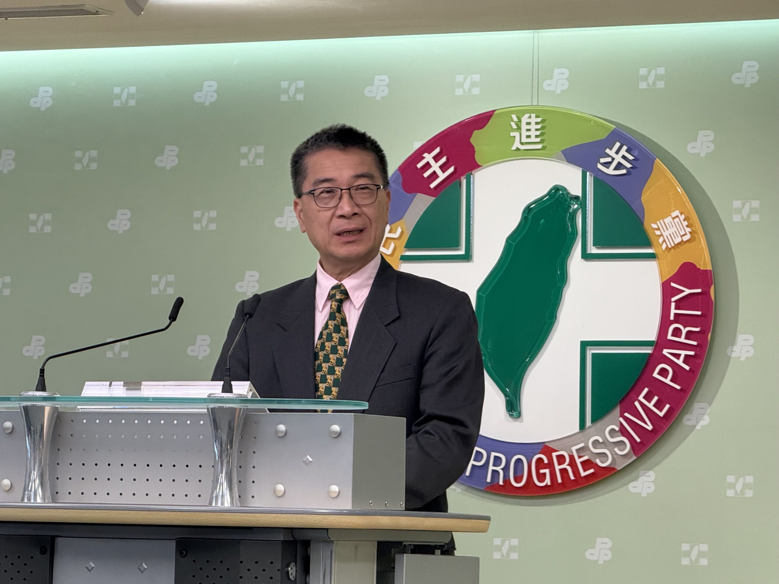 台灣新聞通訊社-酸國民黨附和統一 徐國勇：不能上完廁所才去買衛生紙