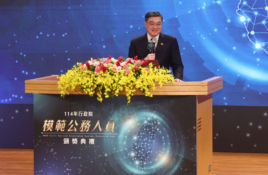 台灣新聞通訊社-頒發模範公務員 卓榮泰：面面俱到照顧軍公教