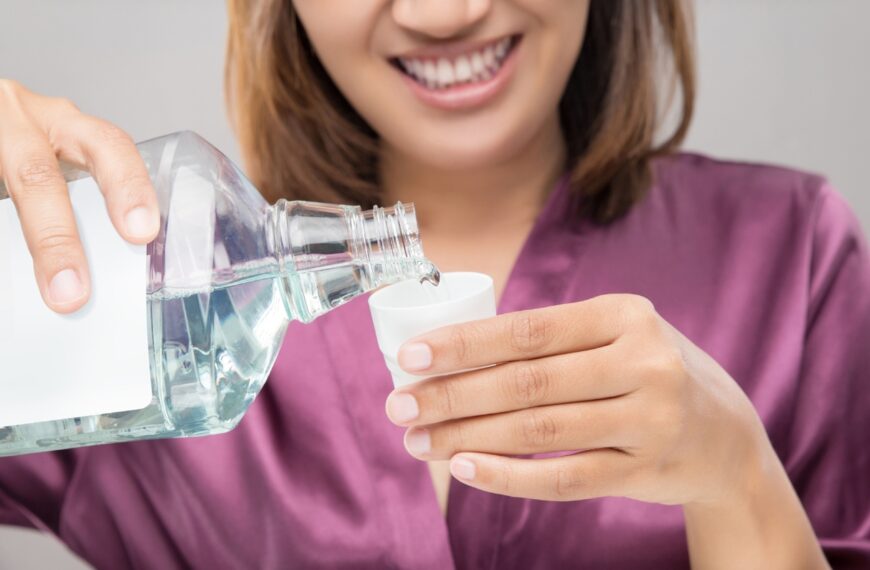 台灣新聞通訊社-每天用漱口水清喉嚨能預防流感?專家搖頭:可能帶來反效果