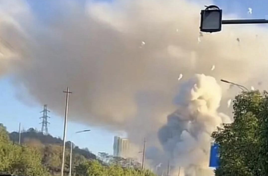 台灣新聞通訊社-「趕緊去看放煙花」湖南店主自炸煙火店 控遭多名公職人員索賄後飲藥身亡