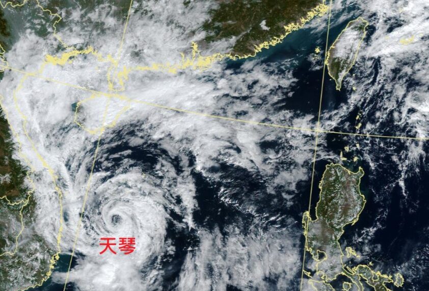 台灣新聞通訊社-北台灣飄雨竟跟天琴有關 鄭明典:很少有颱風在南海生成又旋轉那麼久
