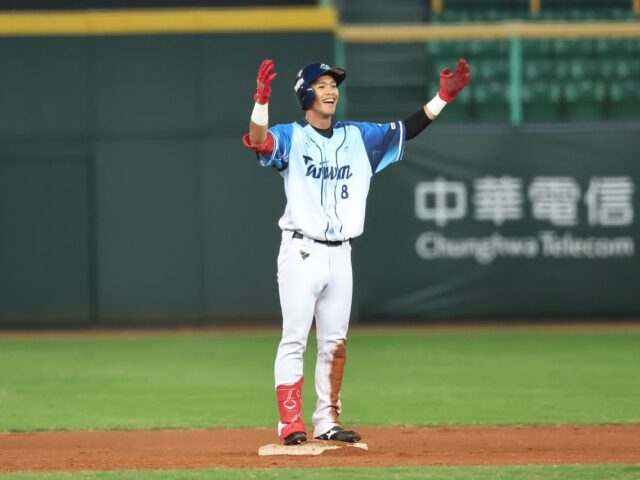 台灣新聞通訊社-棒球／林威漢追平二壘打獲MVP 冬盟台灣海洋勝日本社會人