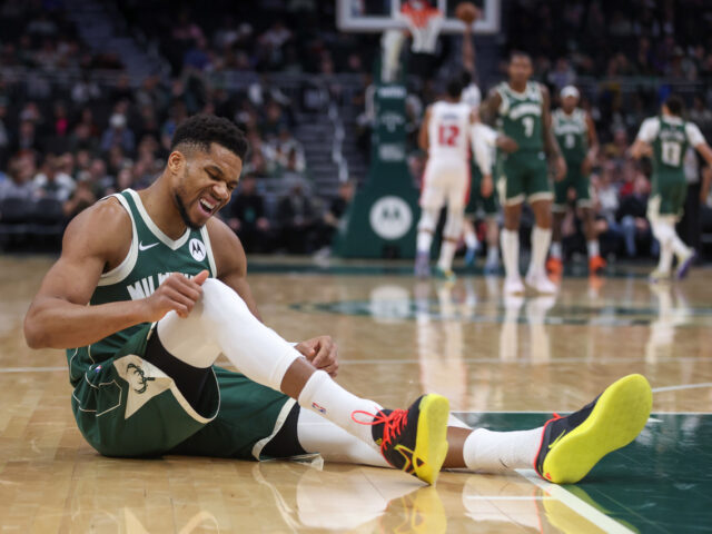 台灣新聞通訊社-NBA／字母哥喊完「賣我」就傷退 公鹿將士用命逆轉龍頭活塞