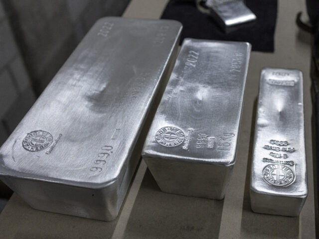 台灣新聞通訊社-白銀、銅價再創新高 地緣緊張令原油上漲  黃金微跌