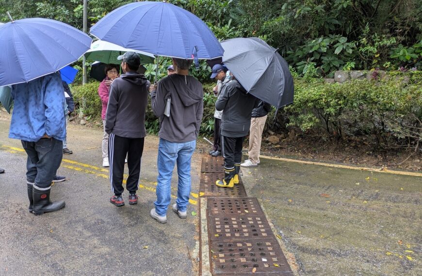 台灣新聞通訊社-汐止長青山區截水溝蓋常壞 影響行車安全要修繕