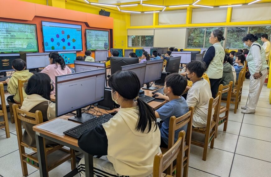 台灣新聞通訊社-樂當環保小尖兵 汐止區青山國中小學生遊戲中答題趣