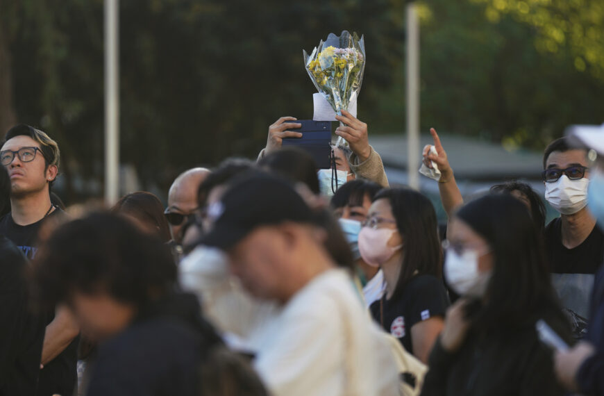 台灣新聞通訊社-香港大火質疑不斷…駐港國安公署搬出「雖遠必誅」恐嚇批評者