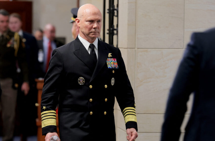 台灣新聞通訊社-美軍補刀轟炸運毒船致倖存者身亡爭議延燒 將領稱未接獲「格殺令」