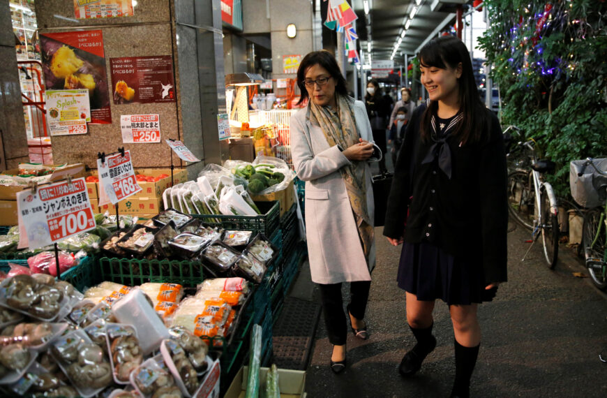 台灣新聞通訊社-日本家庭支出意外下滑3% 日銀升息前夕凸顯內需疲弱警訊