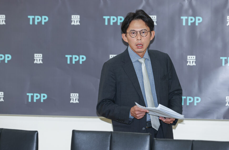 台灣新聞通訊社-反詐禁小紅書 黃國昌:台灣民主沈淪到要學中國大陸?