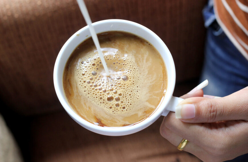 台灣新聞通訊社-咖啡越喝越胖？醫揭真兇竟是紙杯 一杯狂吞2.5萬顆塑膠微粒
