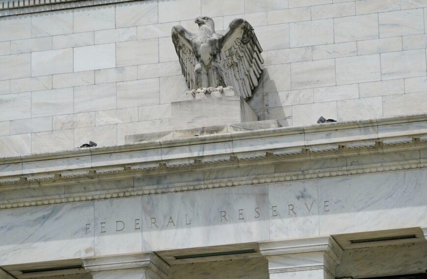 台灣新聞通訊社-川普暗示哈塞特接Fed主席 學者估美將啟動鷹式降息