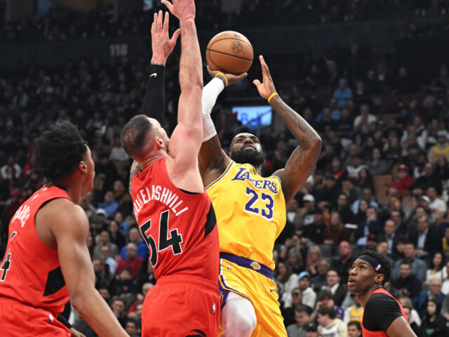 台灣新聞通訊社-NBA／連續16季全勤才能打破！詹姆斯上次得分低於兩位數 布朗尼才2歲