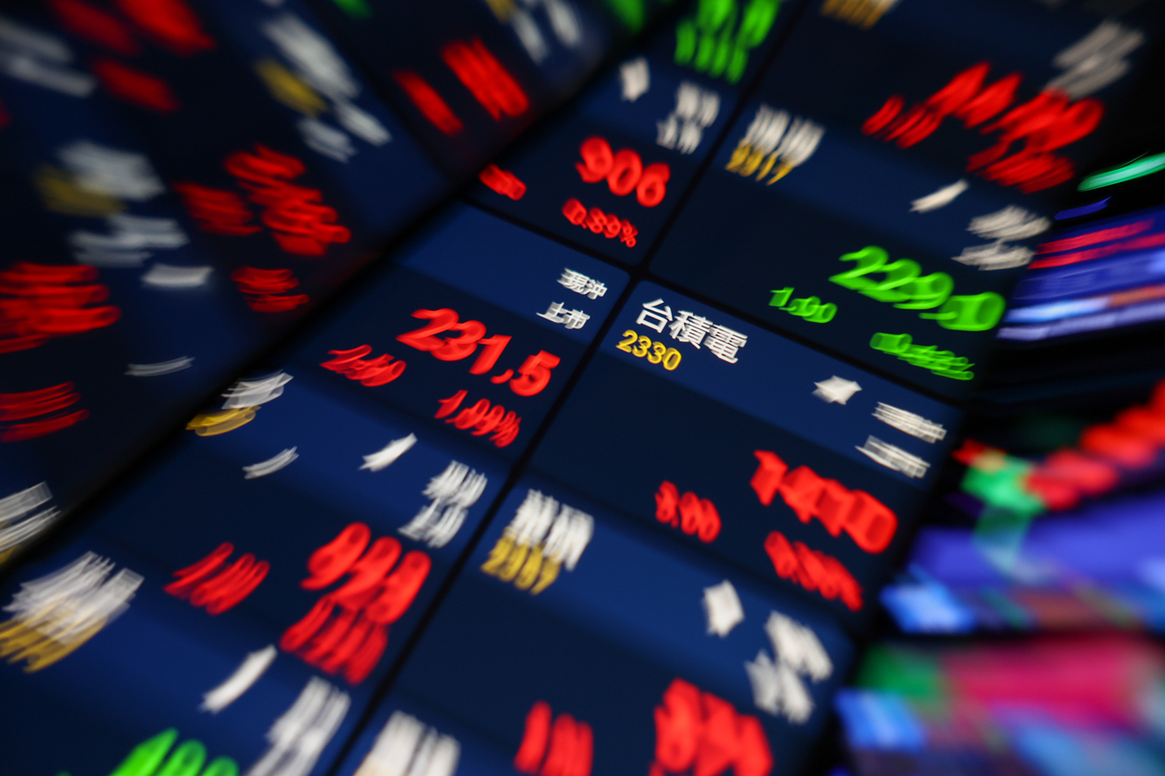 台灣新聞通訊社-綠能衝出大黑馬！00899報酬率45％完勝台股正2