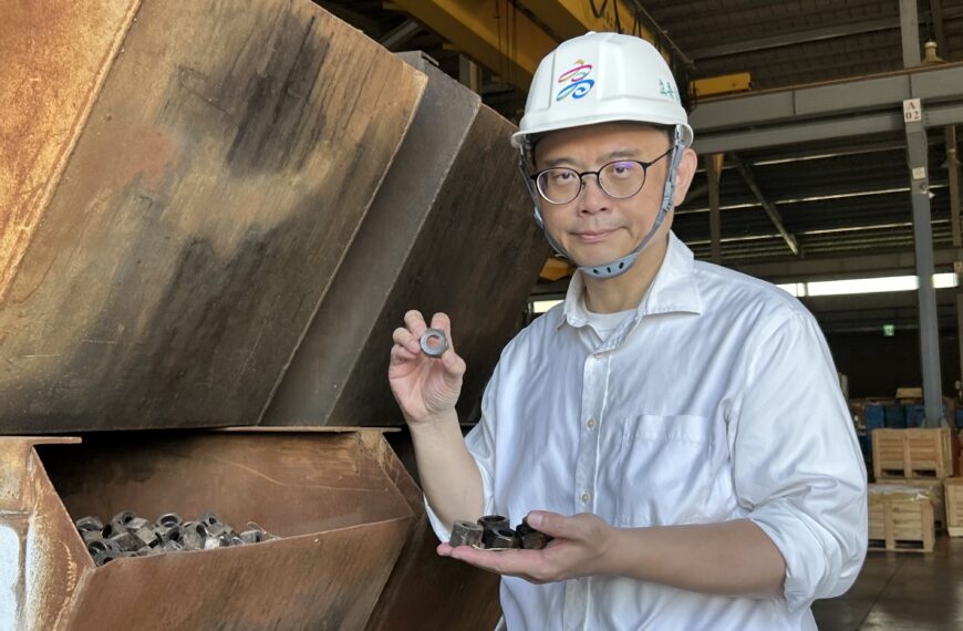 台灣新聞通訊社-高雄市長初選在即 賴瑞隆8歲小孩被控毆打同學 賴:配合學校調查