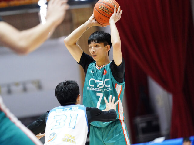 台灣新聞通訊社-UBA／昔日高中灌籃王張俊生轟24分 中信勝台體開胡