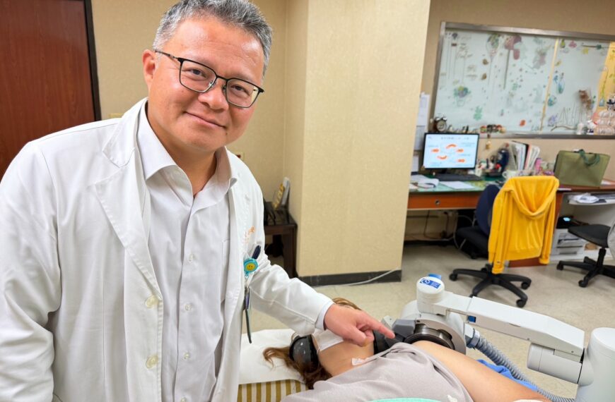 台灣新聞通訊社-熟女半夜翻身痛醒竟罹「旋轉肌鈣化肌腱炎」 醫估全台235萬人罹病