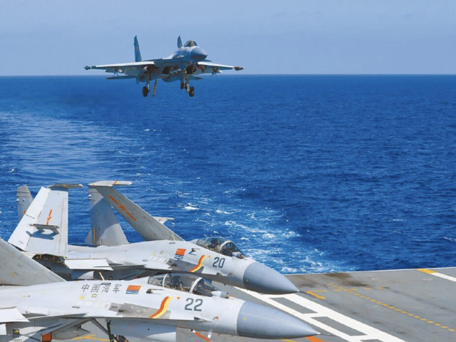 台灣新聞通訊社-退役飛官：中共殲15雷達照射日本F-15 挑釁行為是兩面刃