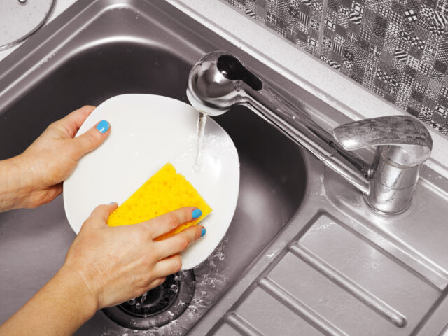 台灣新聞通訊社-洗碗精不只能洗碗！家事達人曝2神奇用途：太實用