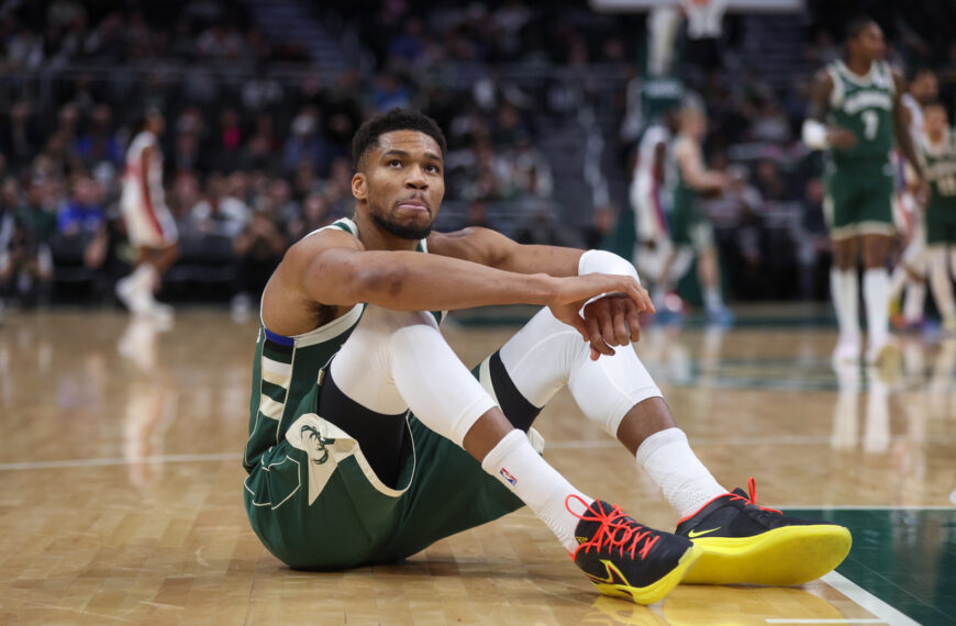 台灣新聞通訊社-NBA/安戴托昆波右小腿拉傷缺席2至4周 可能無緣年度獎項